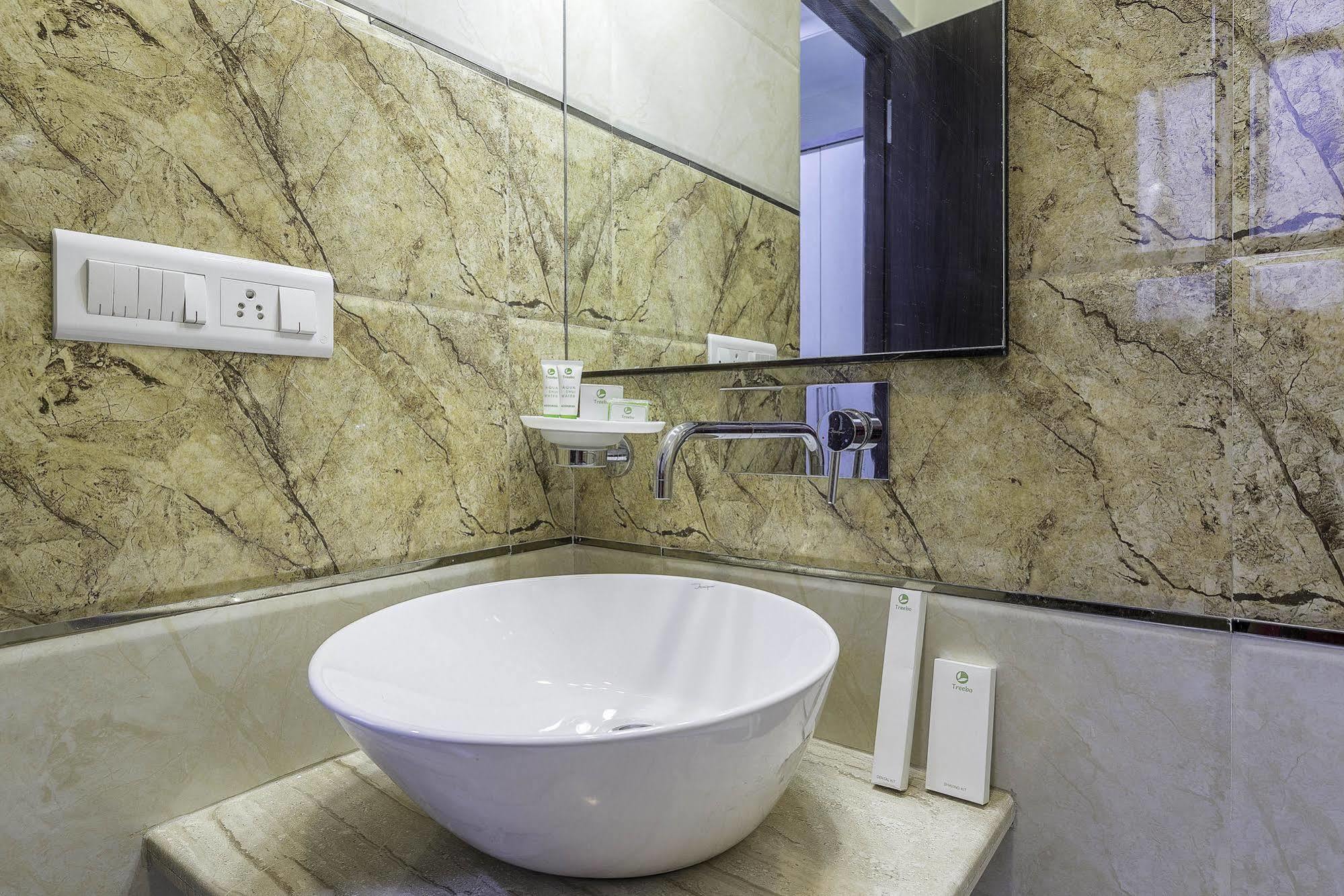 Inn Treebo Signature Malviya Nagar 3*