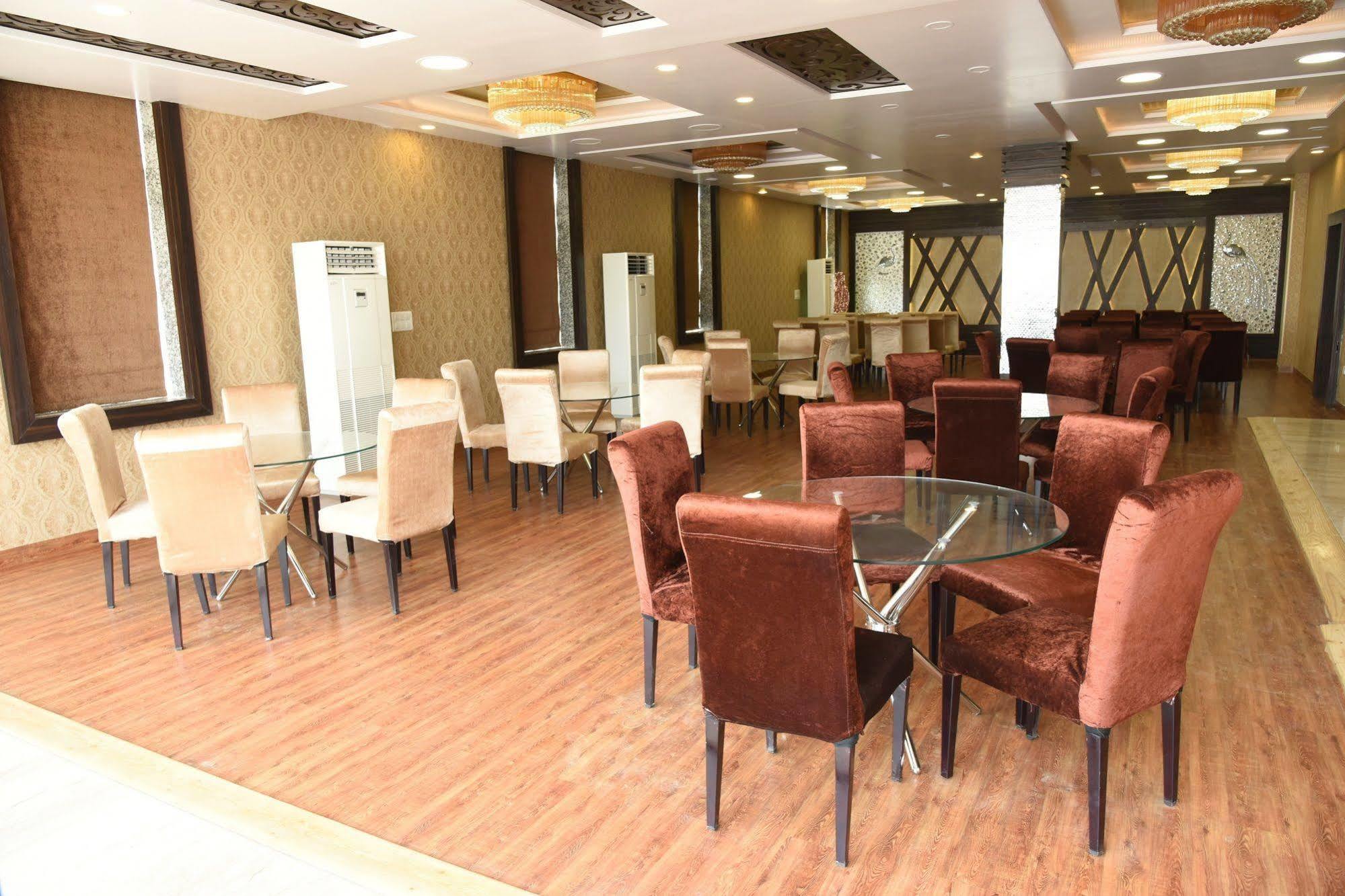 V Bani Park 3* Jaipur