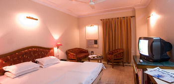 Hotel Lmb Centre,