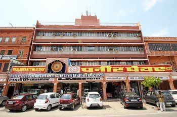 Hotel Lmb Centre,