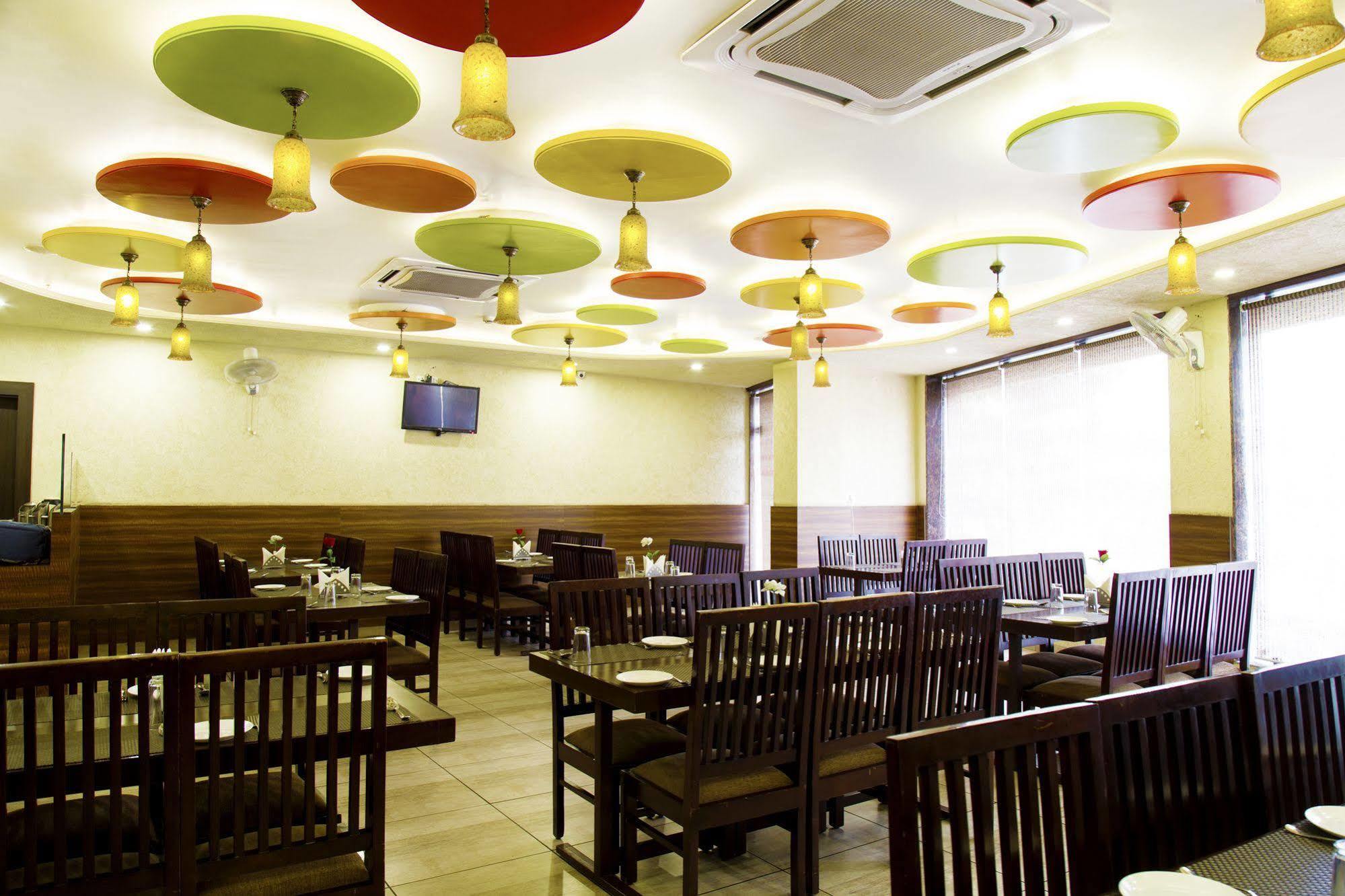 Fabhotel Padmavati Palace Mansarovar Hotel 3*