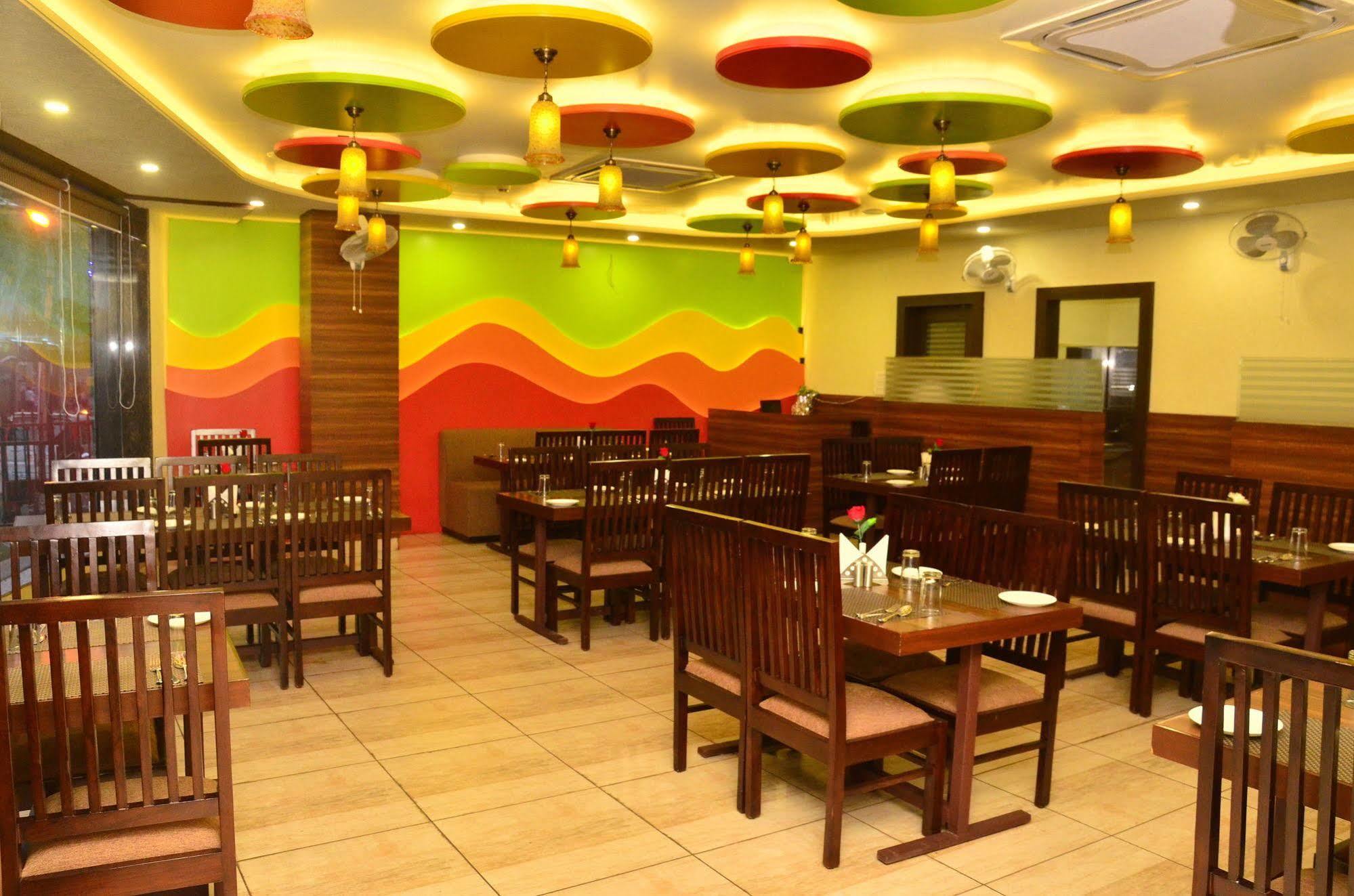 Fabhotel Padmavati Palace Mansarovar 3*