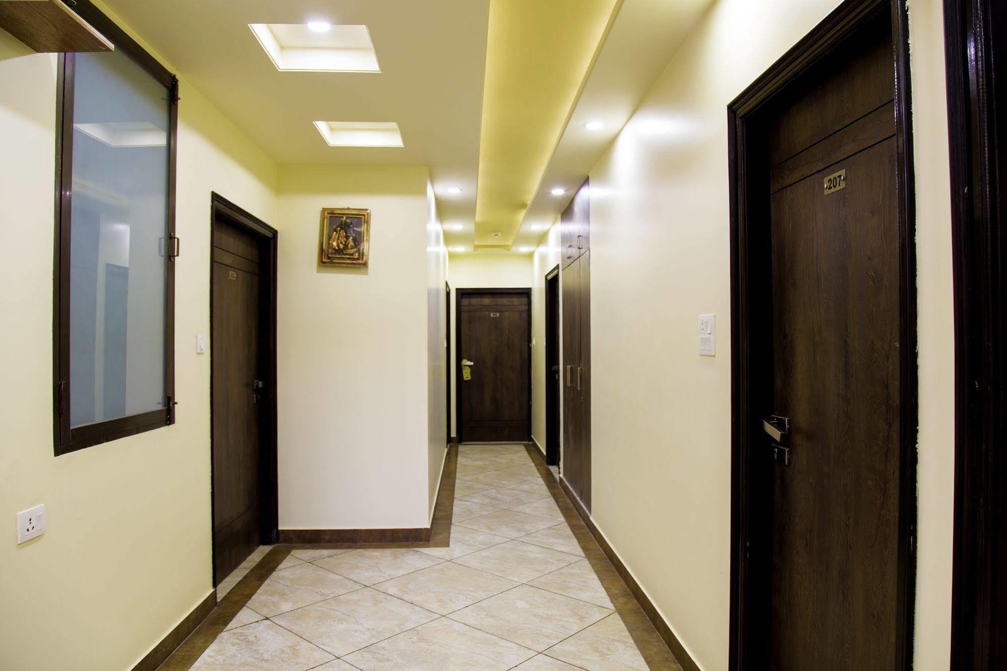Hotel Fabhotel Padmavati Palace Mansarovar