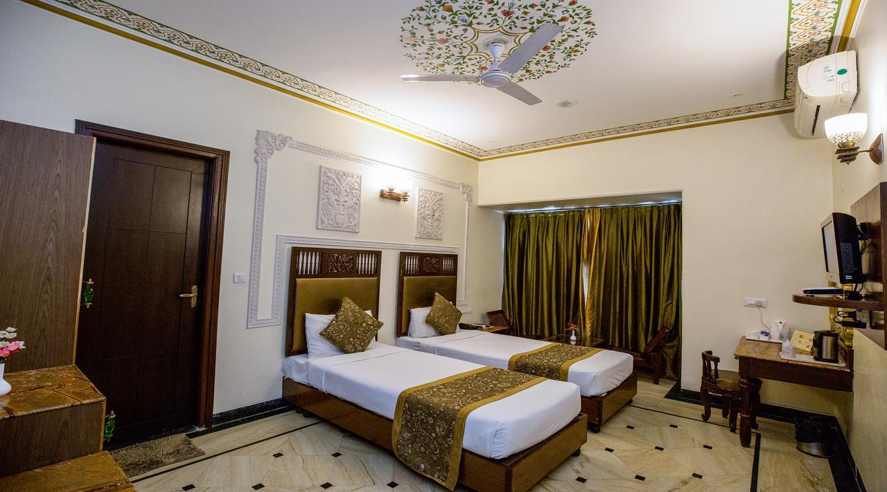 Nahargarh Haveli-near Train Station Metro Hotel