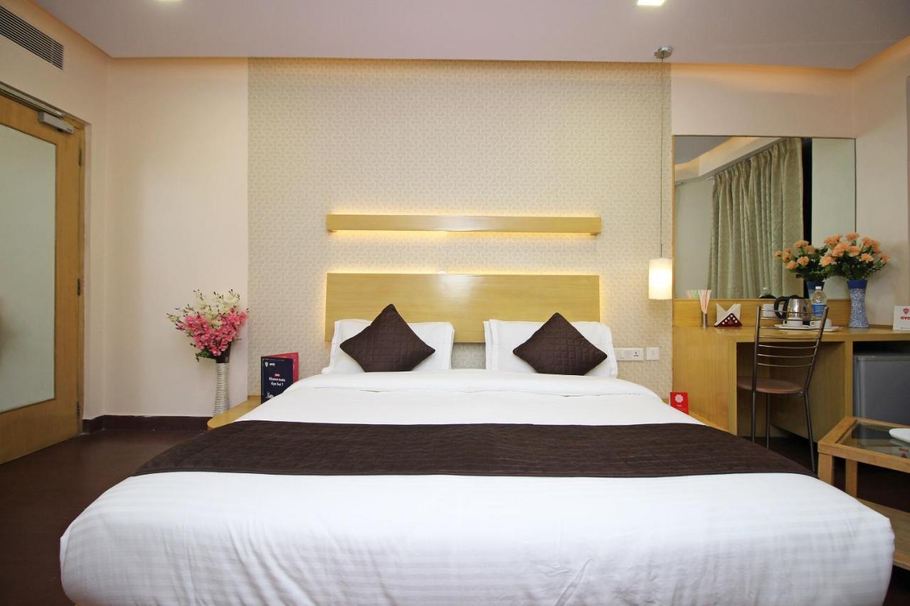 Hotel Oyo 9542 Near Sindhi Camp Bus Stand 3*