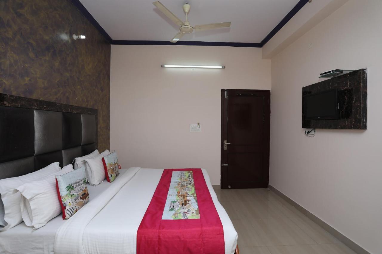 Deepak 2* Jaipur