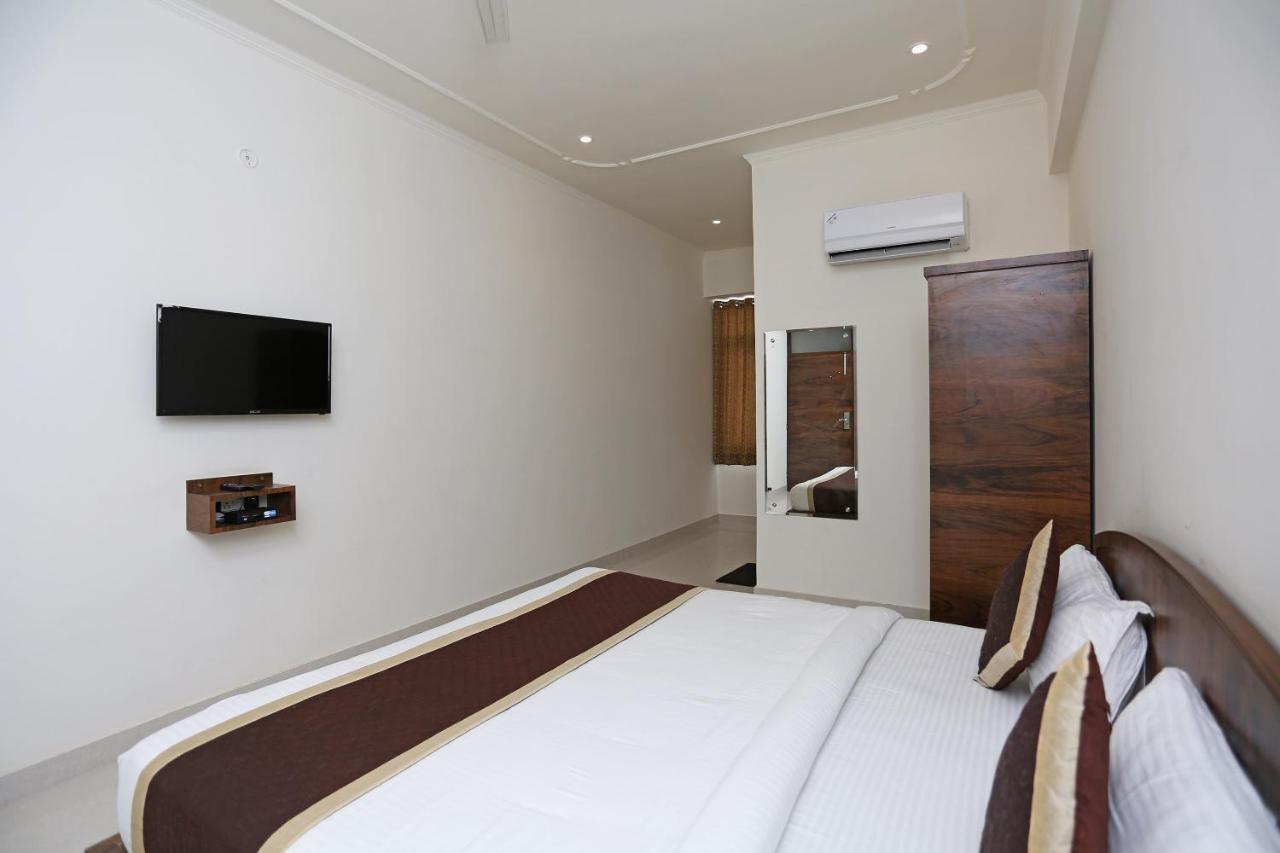 Hotel Oyo 8425 Shiv Palace