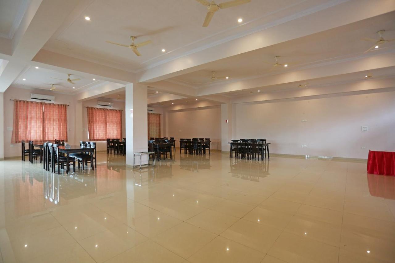 Hotel Oyo 8425 Shiv Palace 3*