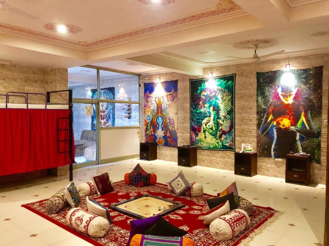Hostel Tuk Tuk Backpackers Near Railway Station *
