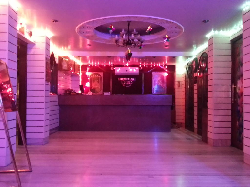 Oyo 15359 Kachandeep