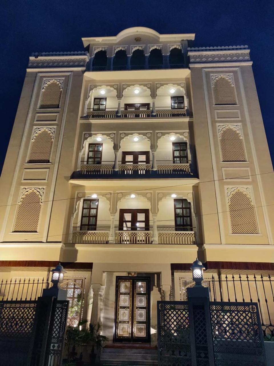 Laxmi Palace Heritage Boutique Hotel 4*