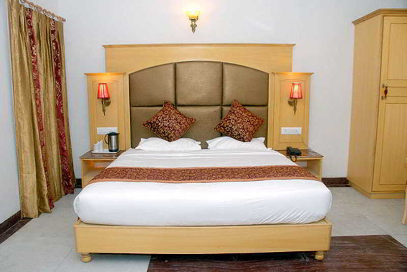 Nahargarh Haveli-near Train Station Metro Hotel 3*