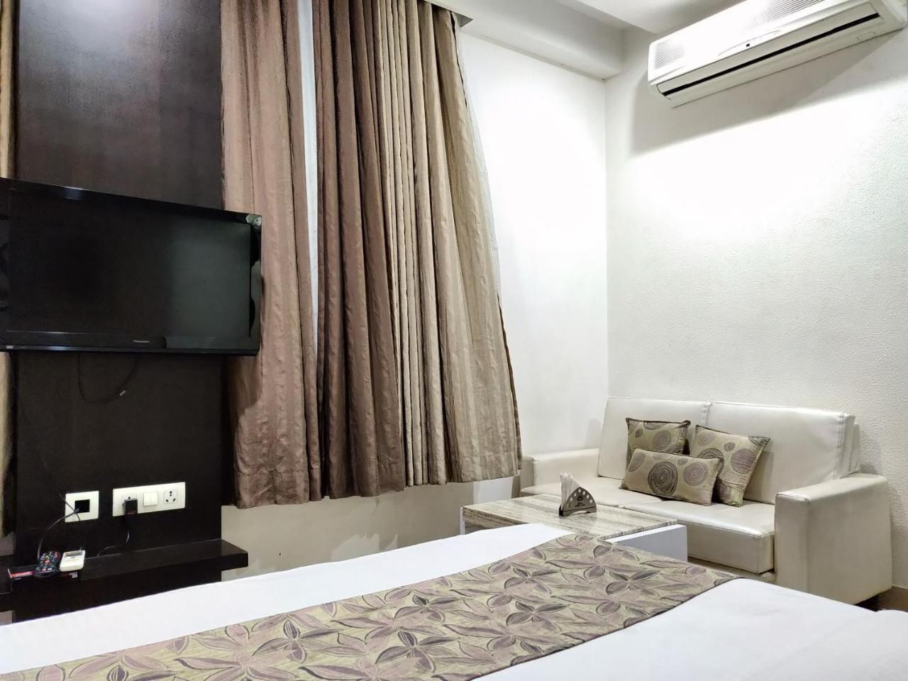 Rockland Hotel Jaipur