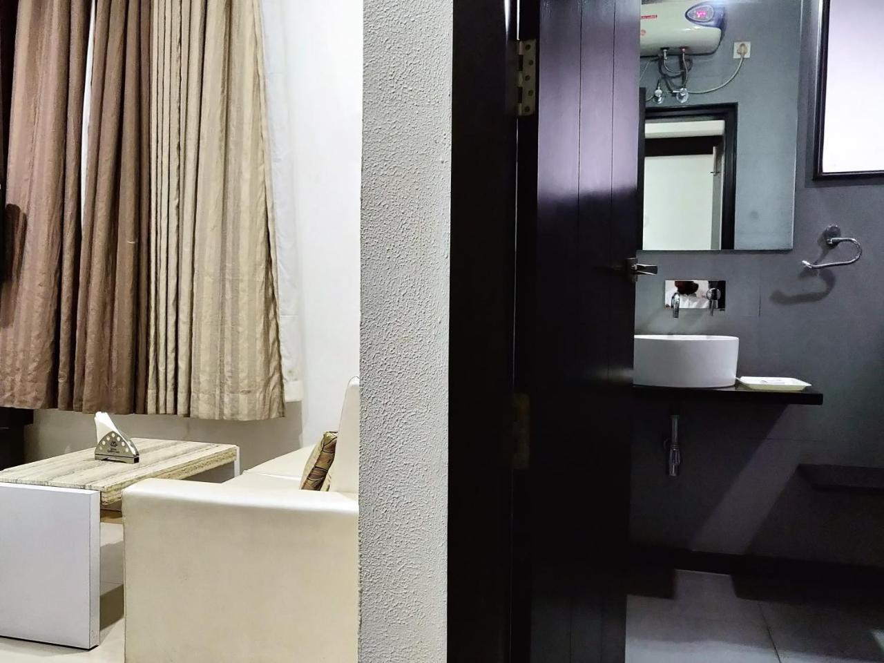 Rockland Hotel