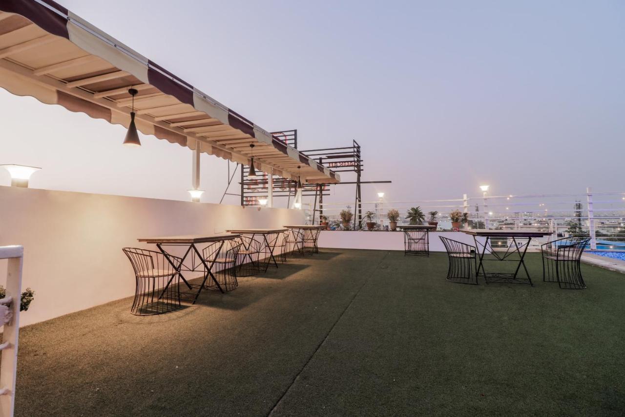 Capital O 26201 Jagrati Lords Hotel