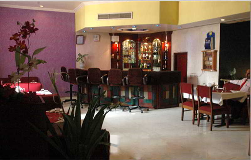 Hotel Oyo 18814 Maya International 3*