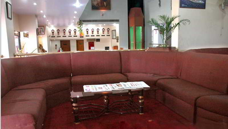 Oyo 18814 Maya International Hotel