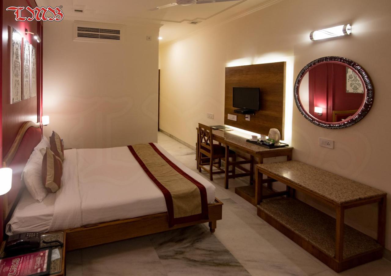 Hotel Lmb Centre, 3*