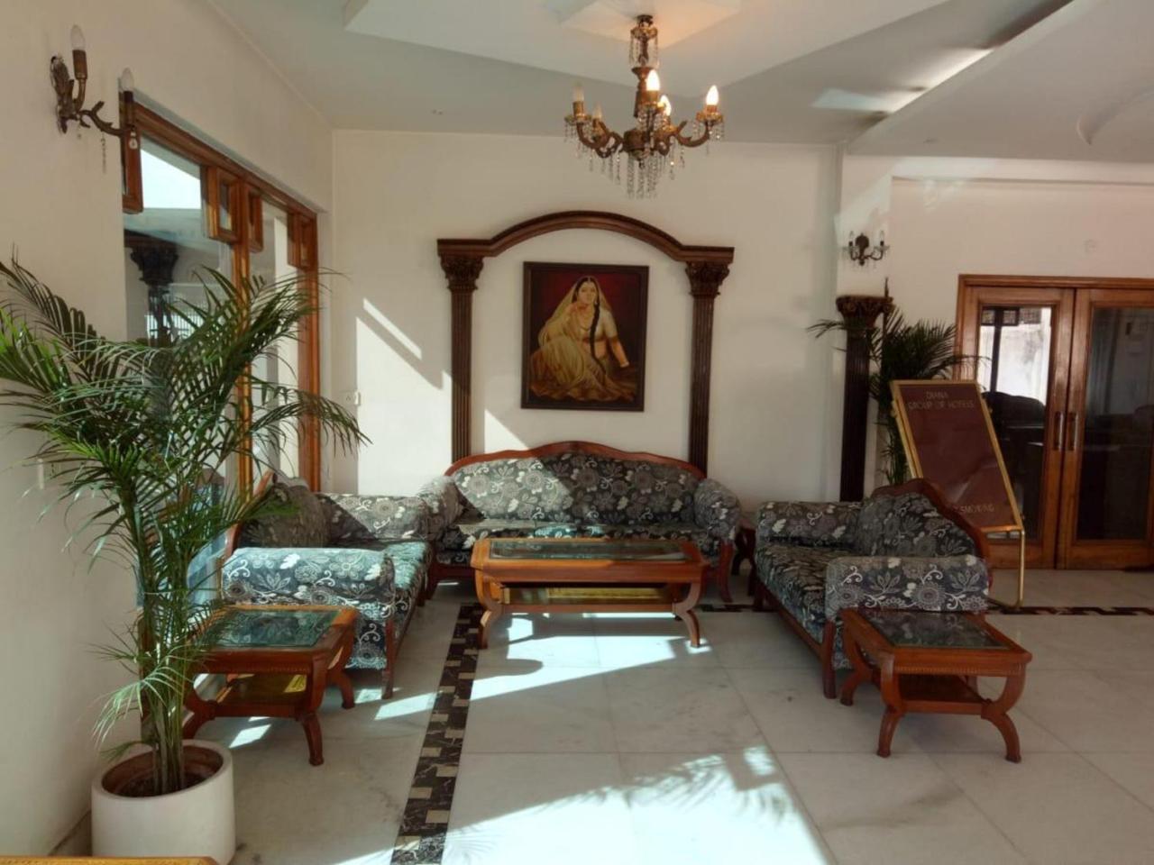 Adb Diana Palace 3*