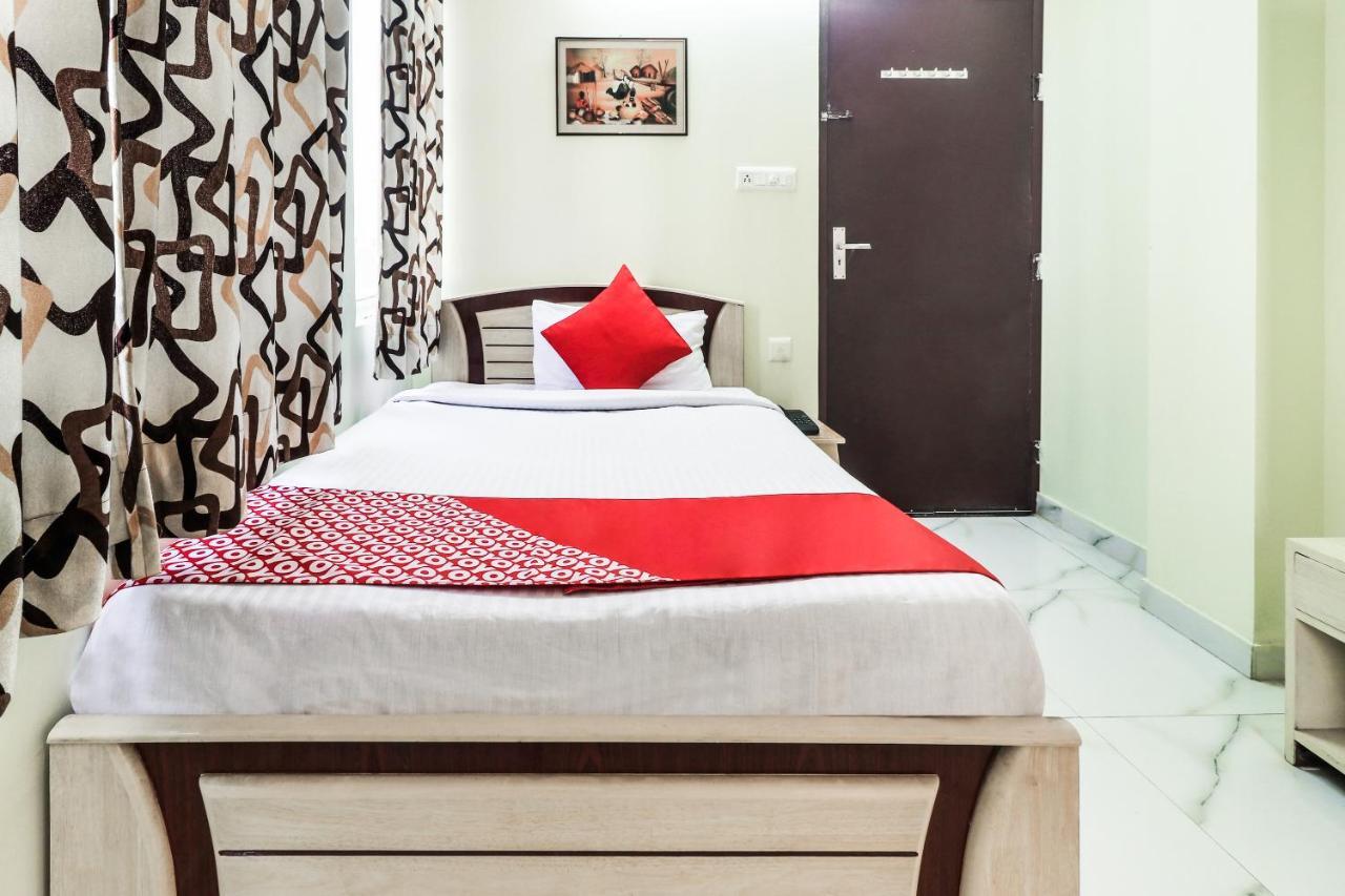 Oyo 783 Om Hotel 3*