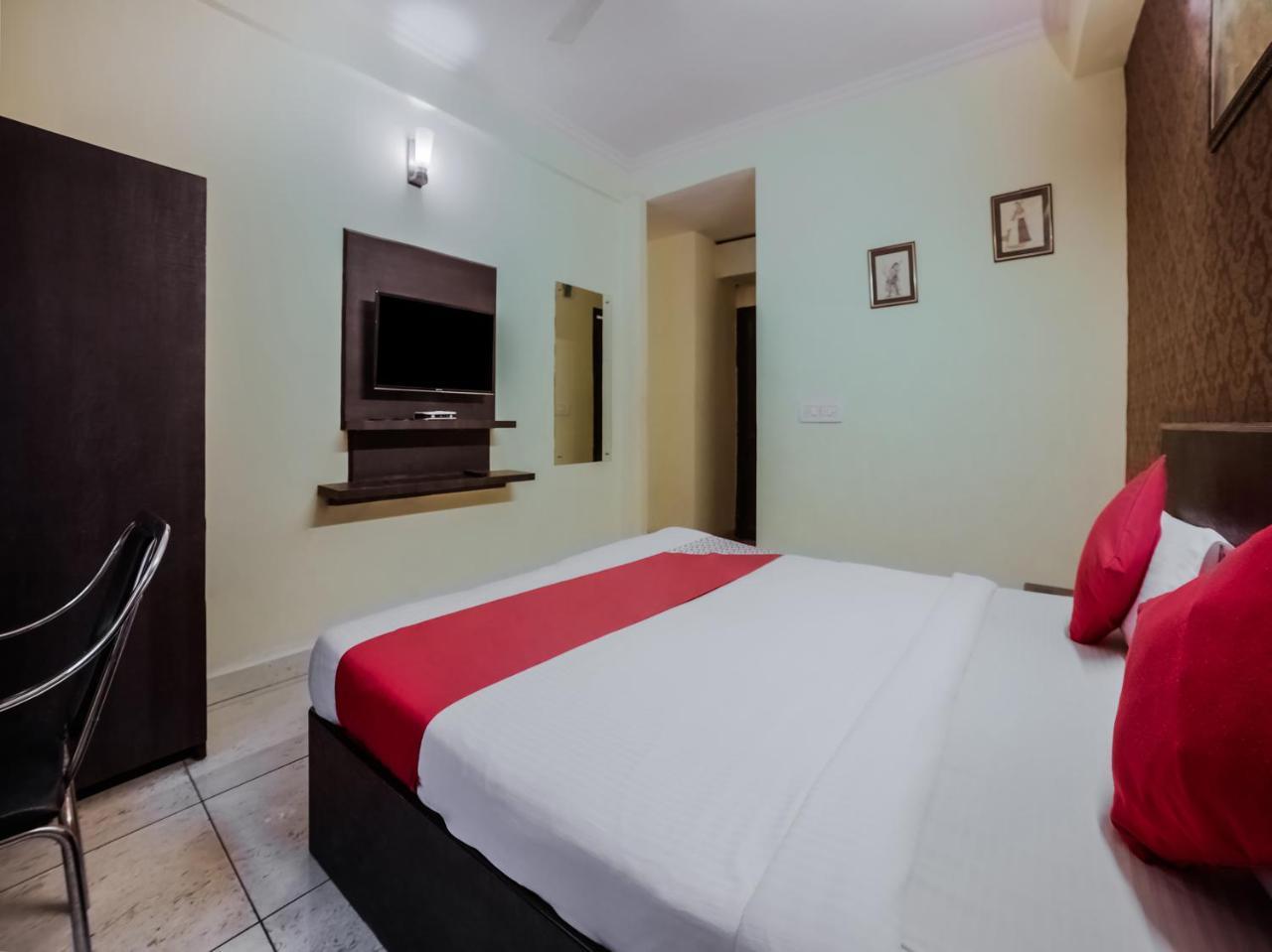Hotel Oyo 3446 Sanjary Palace 3*