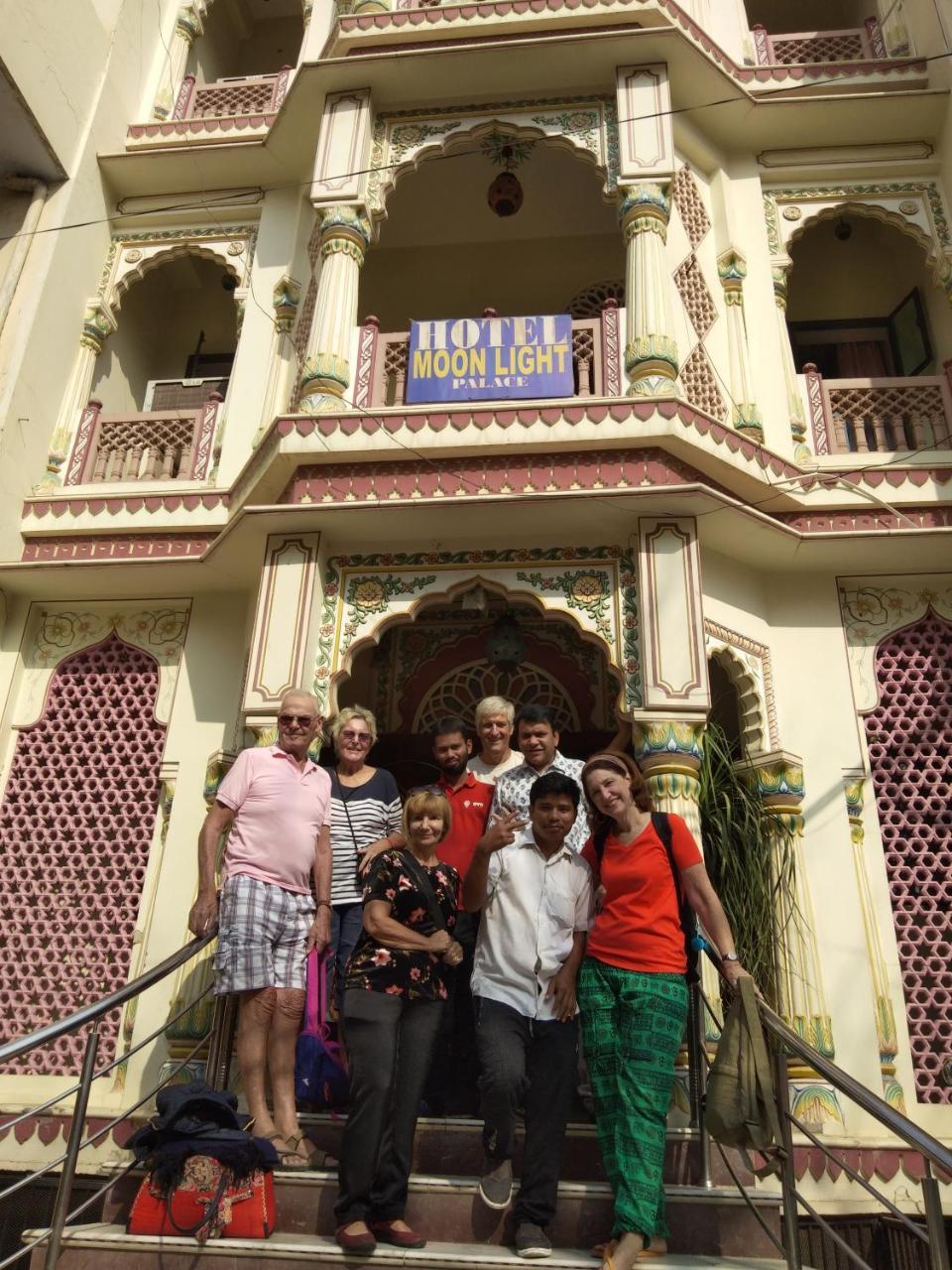 Hotel Moon Light Palace