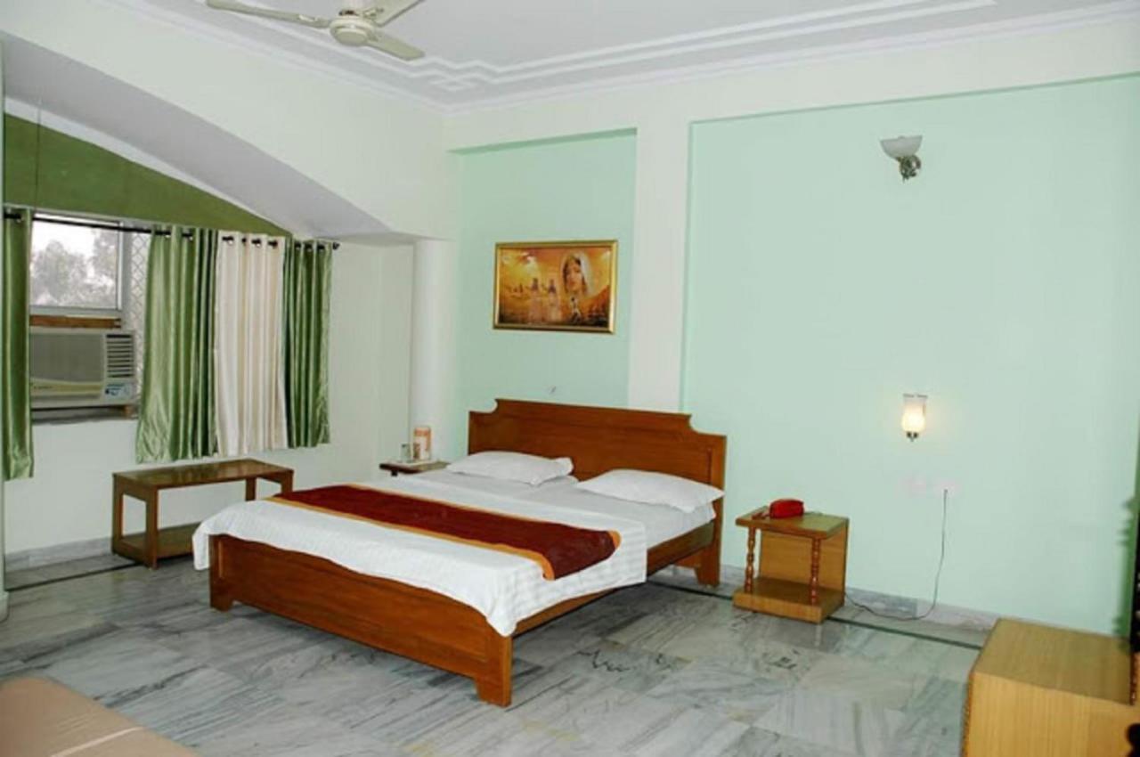 Madhav Palace 3* Jaipur