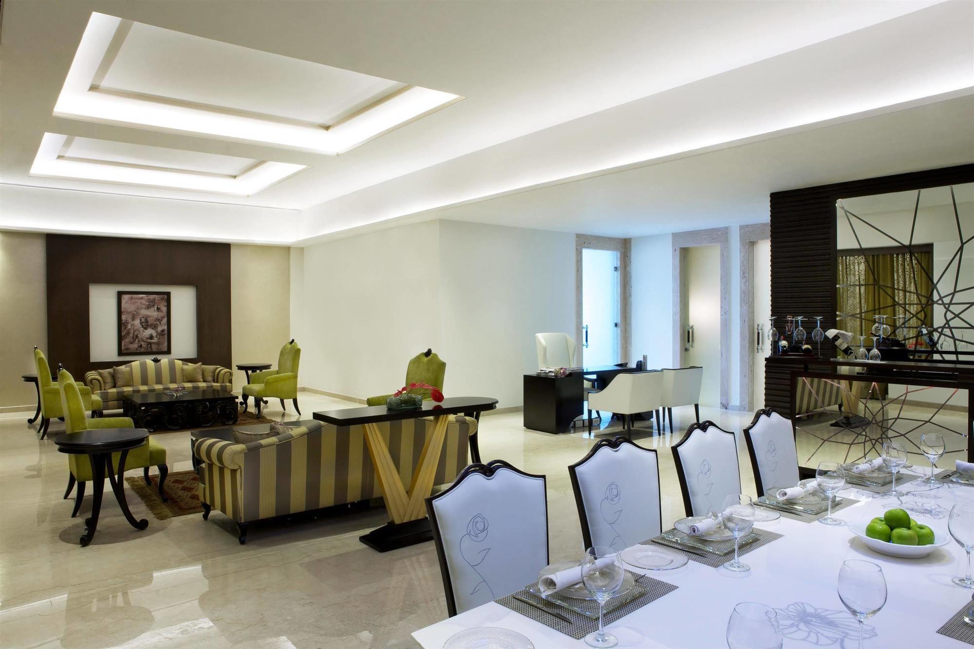 Hotel Le Meridien & 5*