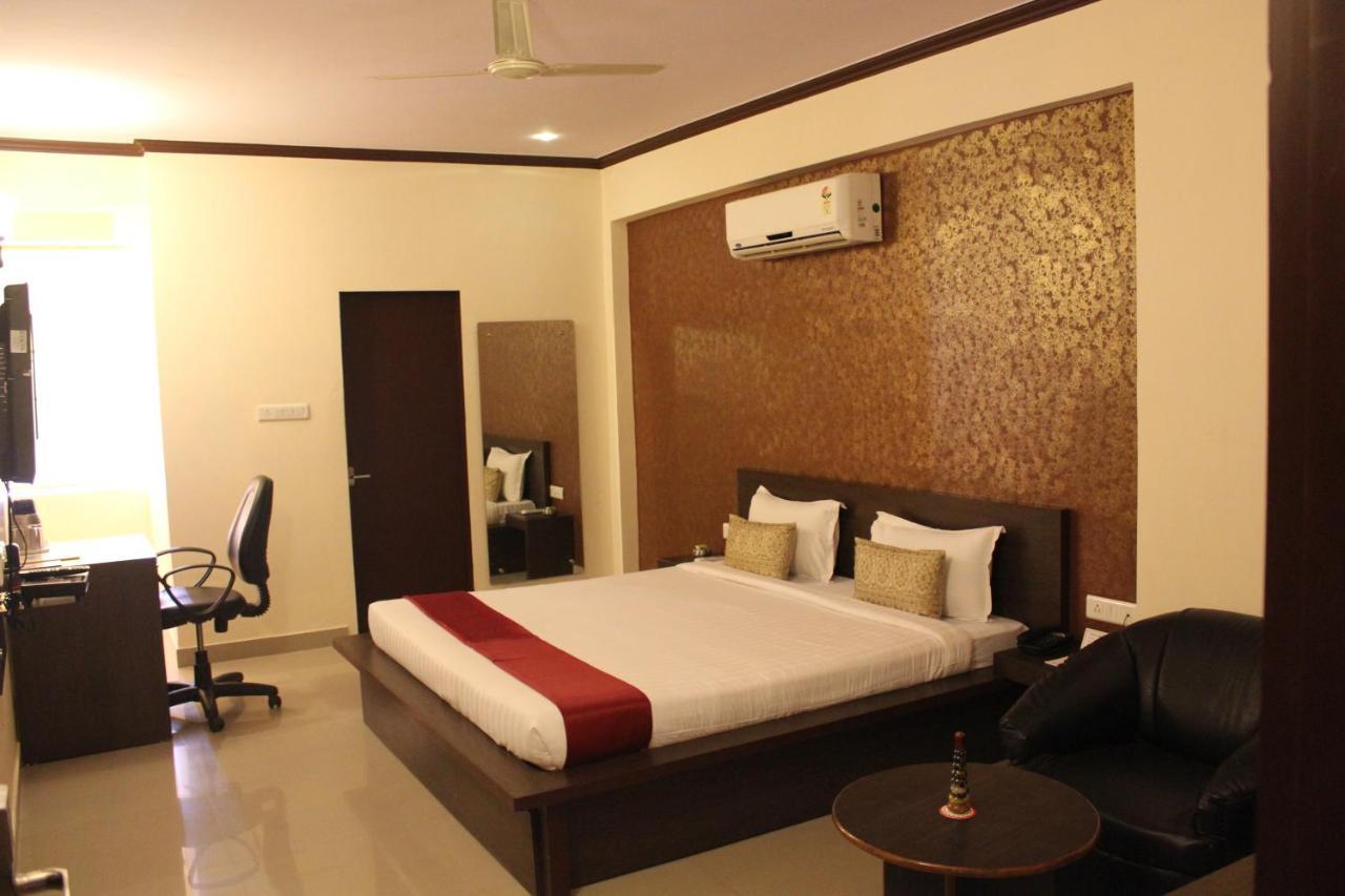 Hotel Savi Regency Jaipur