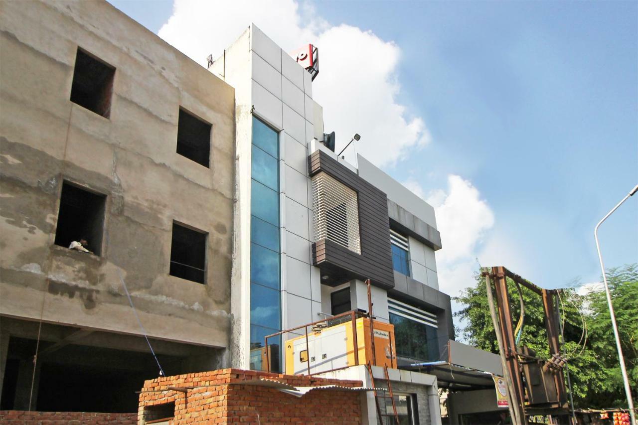 Hotel Oyo 5326 Pride 3*