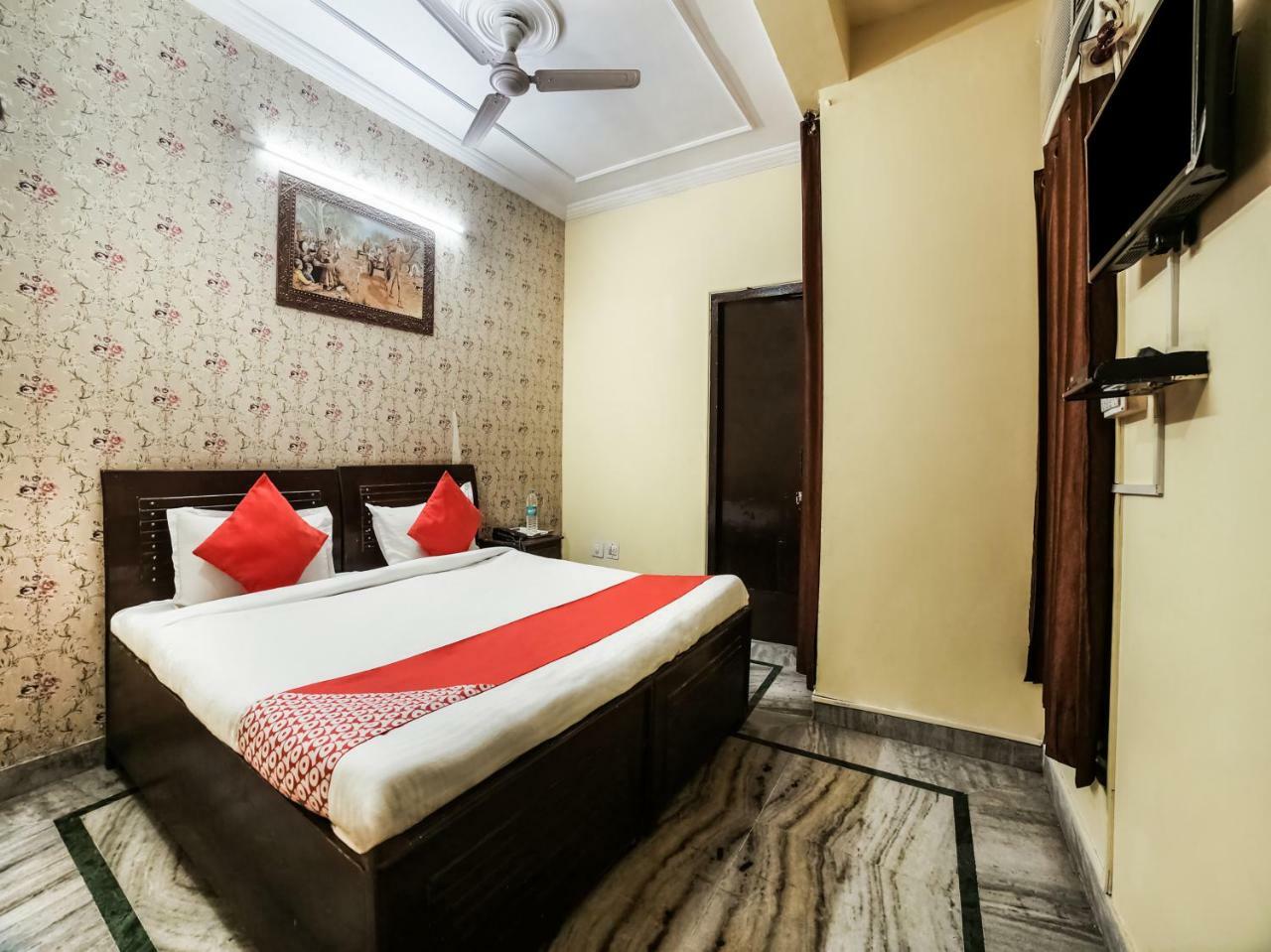 Oyo 23114 Abhay Haveli Hotel 3*