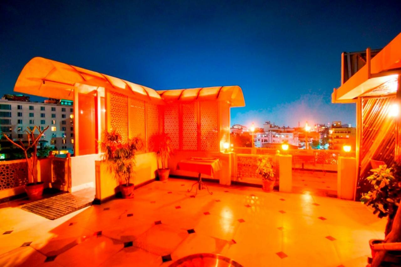 Nahargarh Haveli-near Train Station Metro Hotel 3*