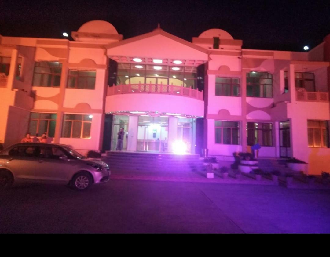 Mauj Mahal 3*
