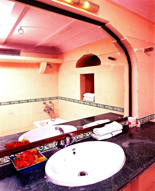Karnot Mahal Hotel 3*