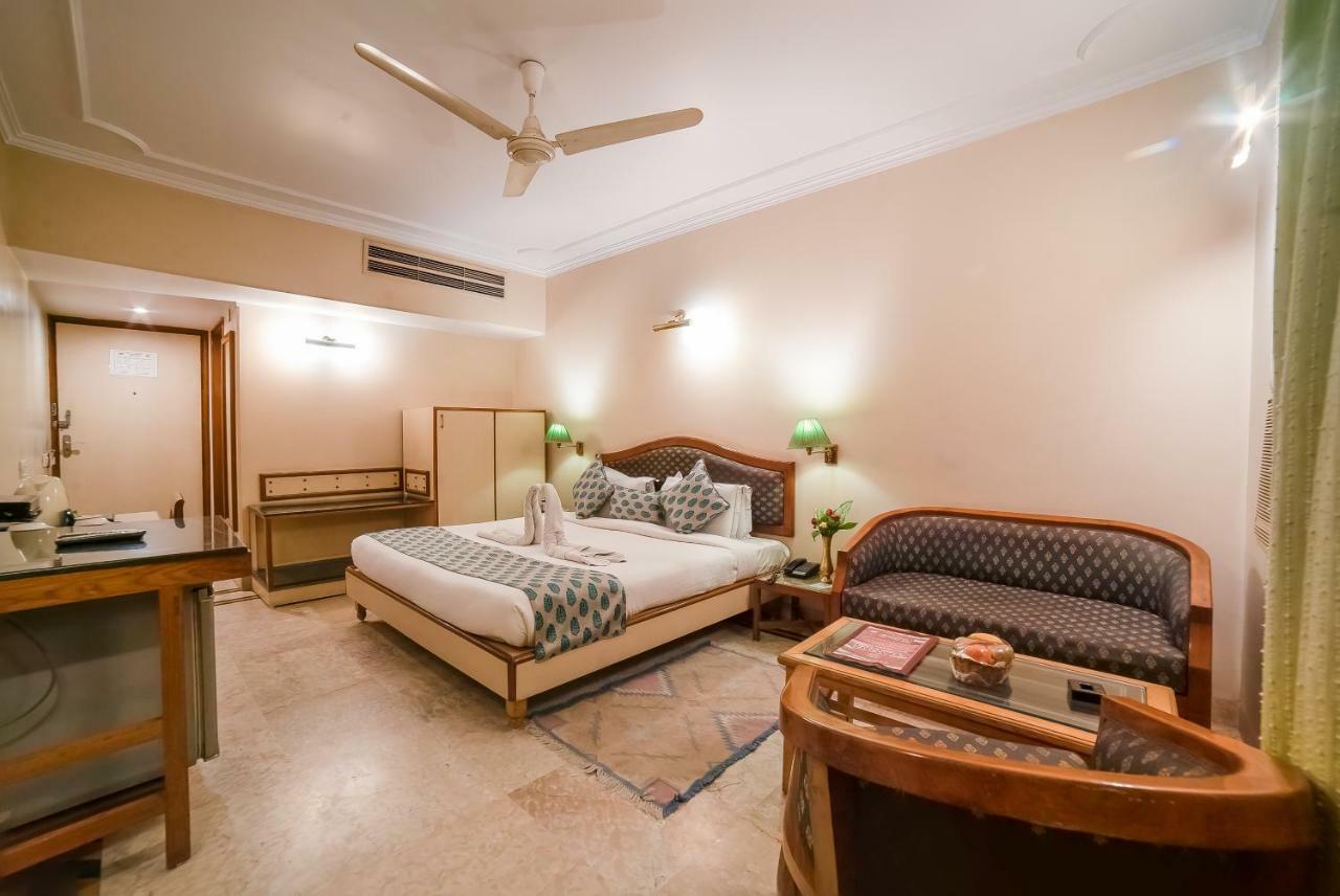 Lmb Centre, 3*