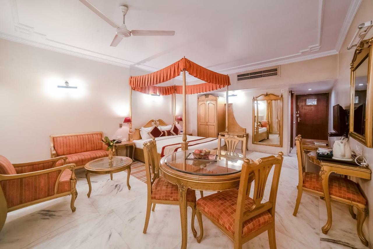 Hotel Lmb Centre, 3*