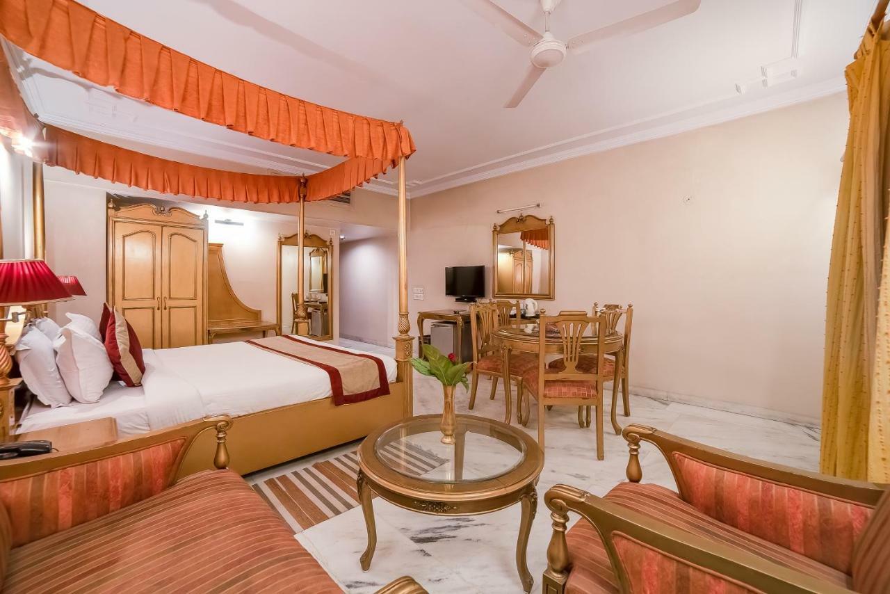 Hotel Lmb Centre,