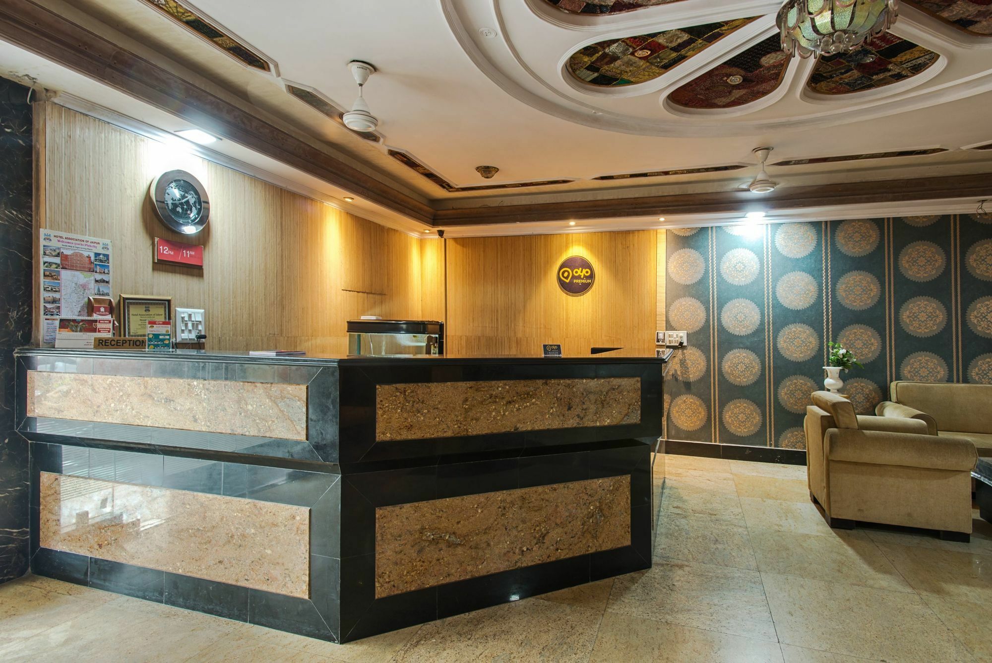 Hotel Oyo Premium Railway Station 3*