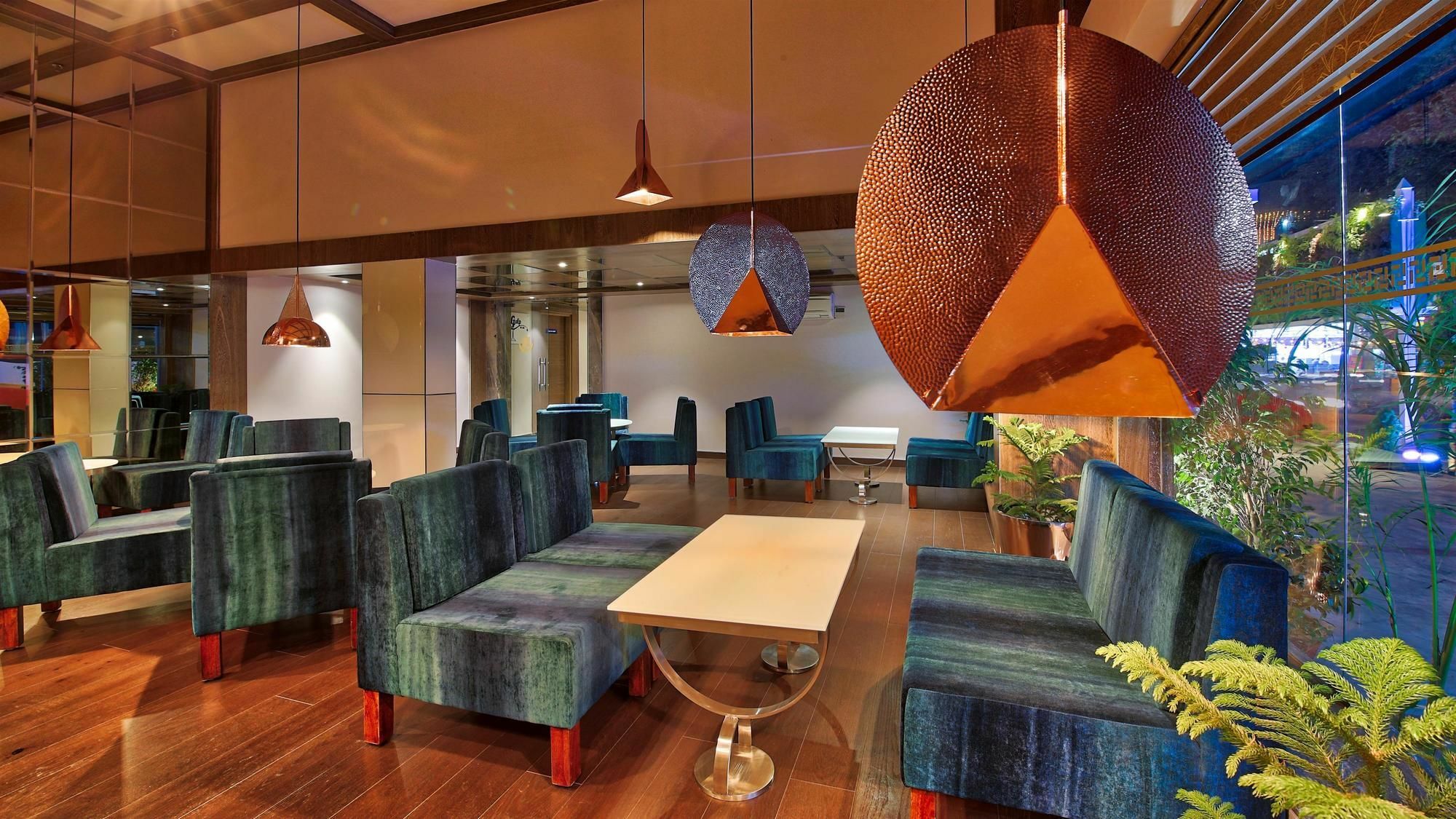 Golden Tulip Essential 4*