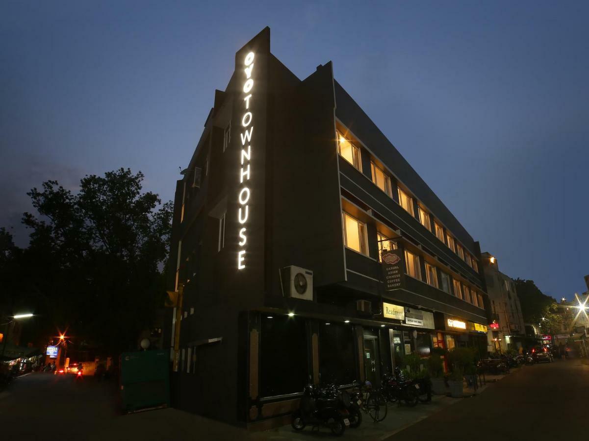 Oyo Townhouse 110 Mi Road Hotel 3*