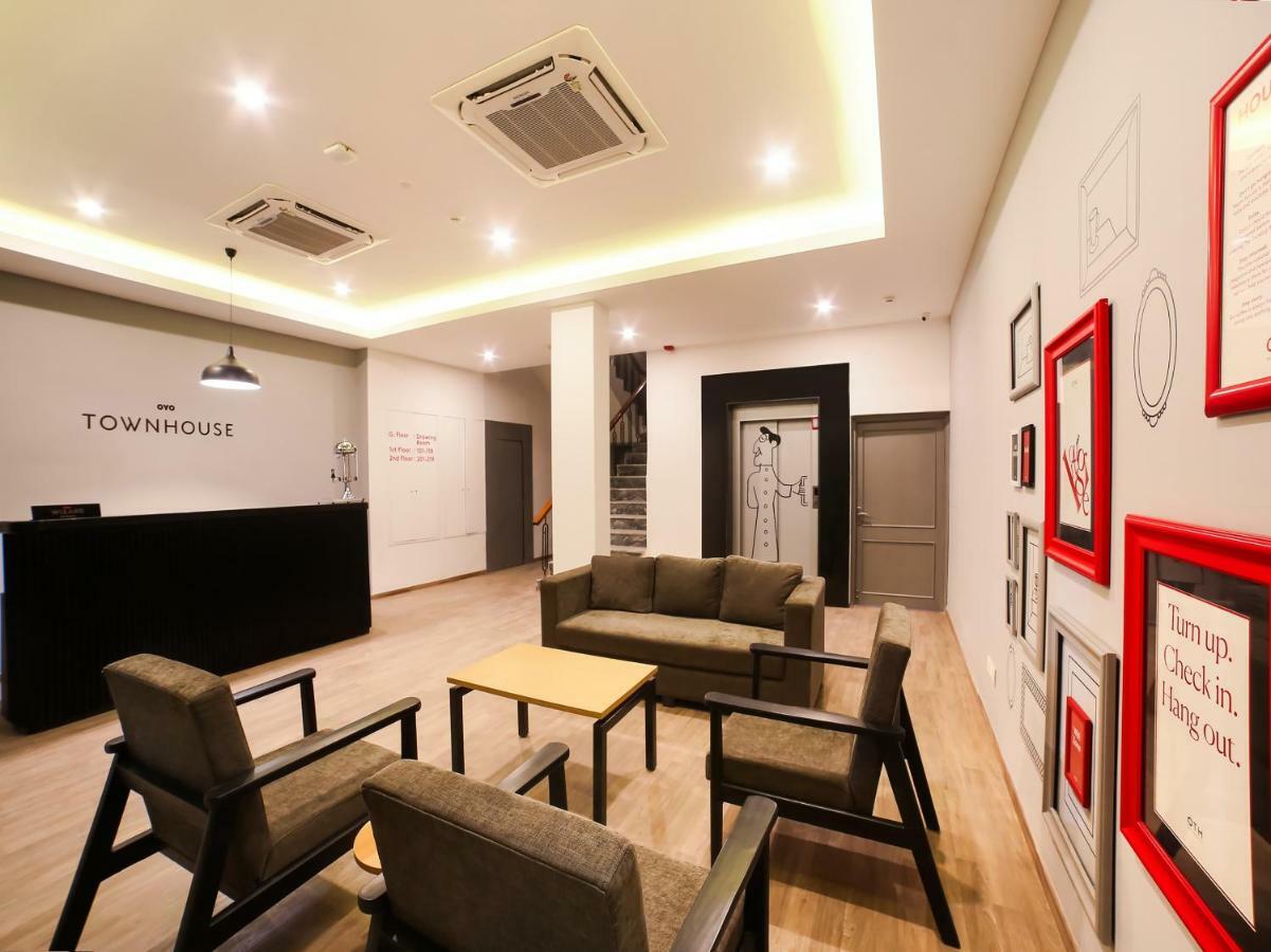 Oyo Townhouse 110 Mi Road Jaipur