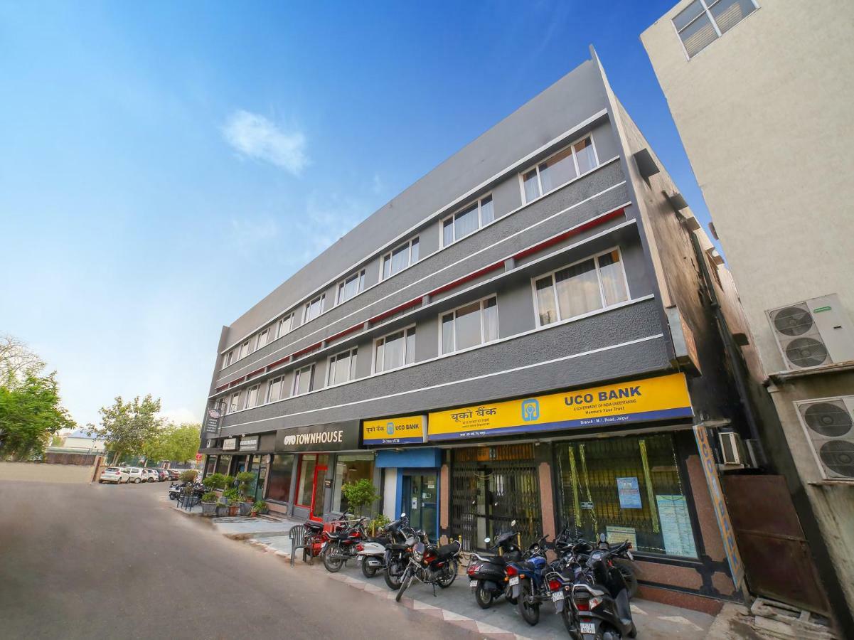 Hotel Oyo Townhouse 110 Mi Road 3*