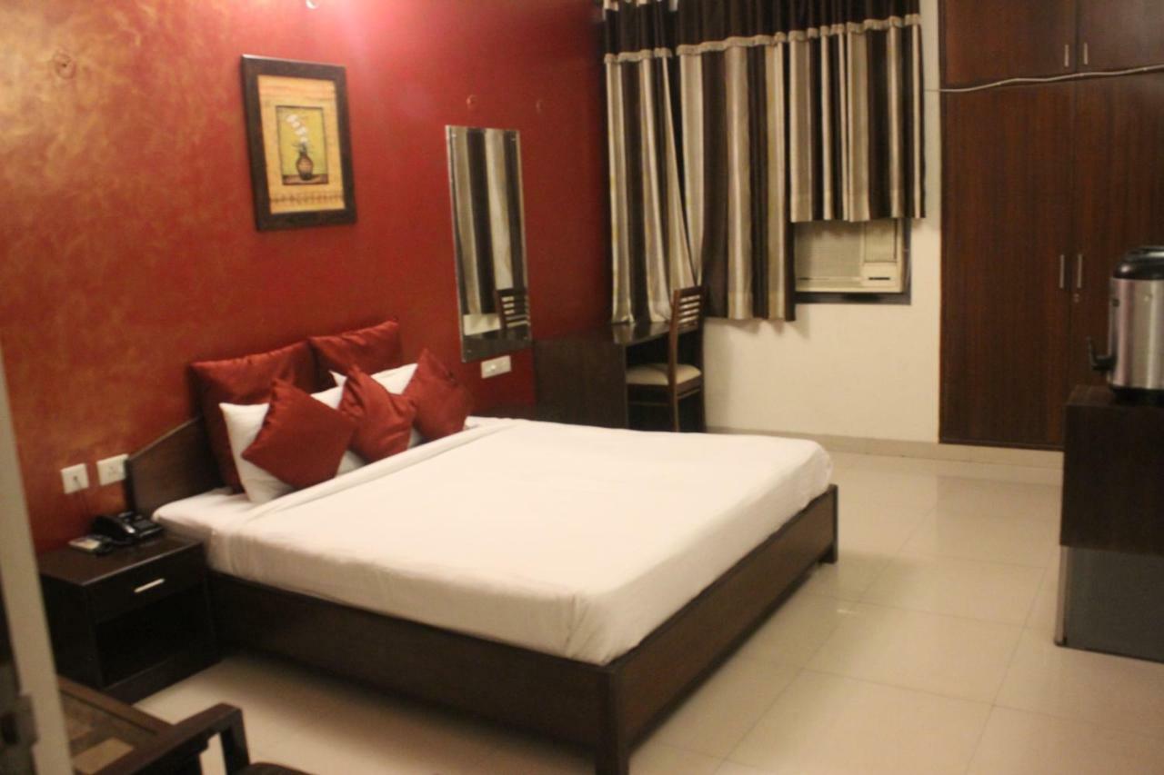 Safari Hotel 3*