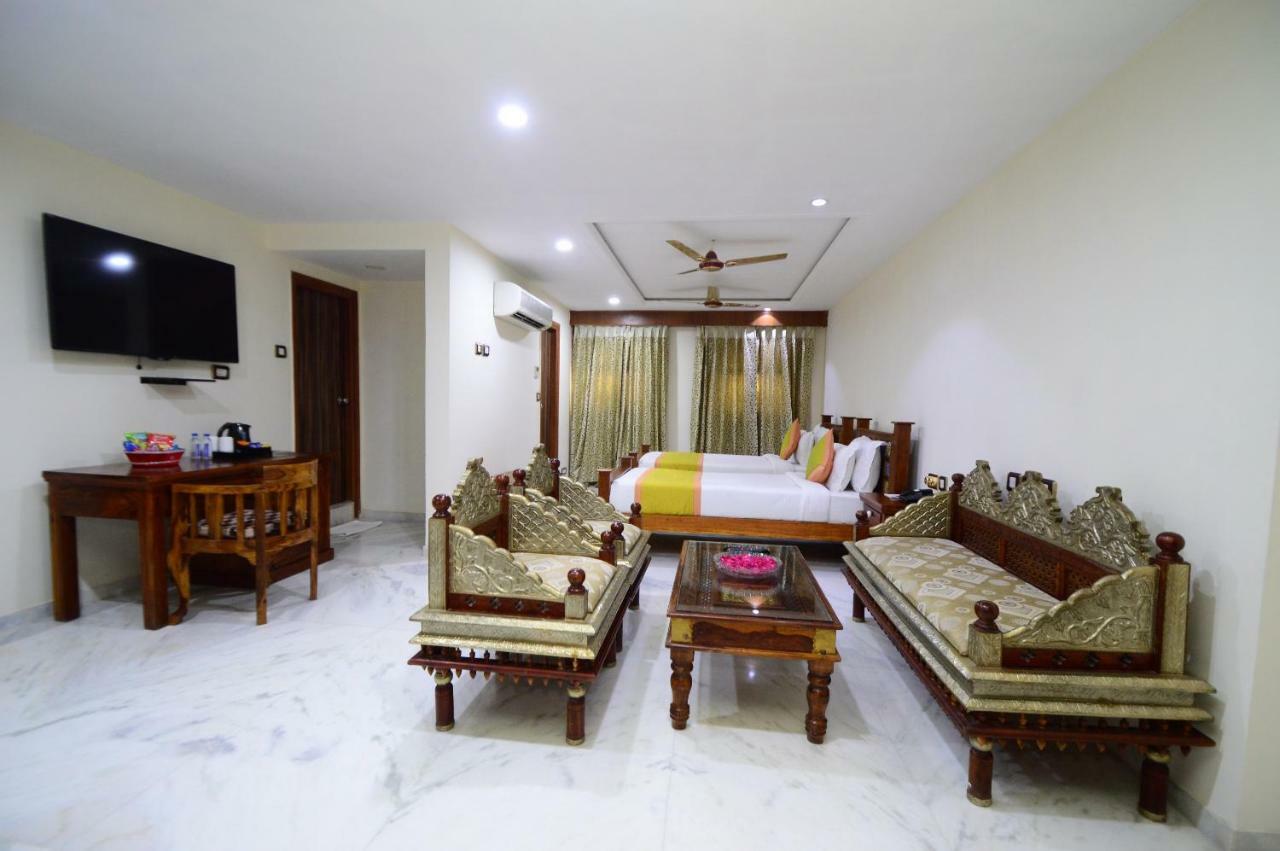 Hotel The Jal Mahal