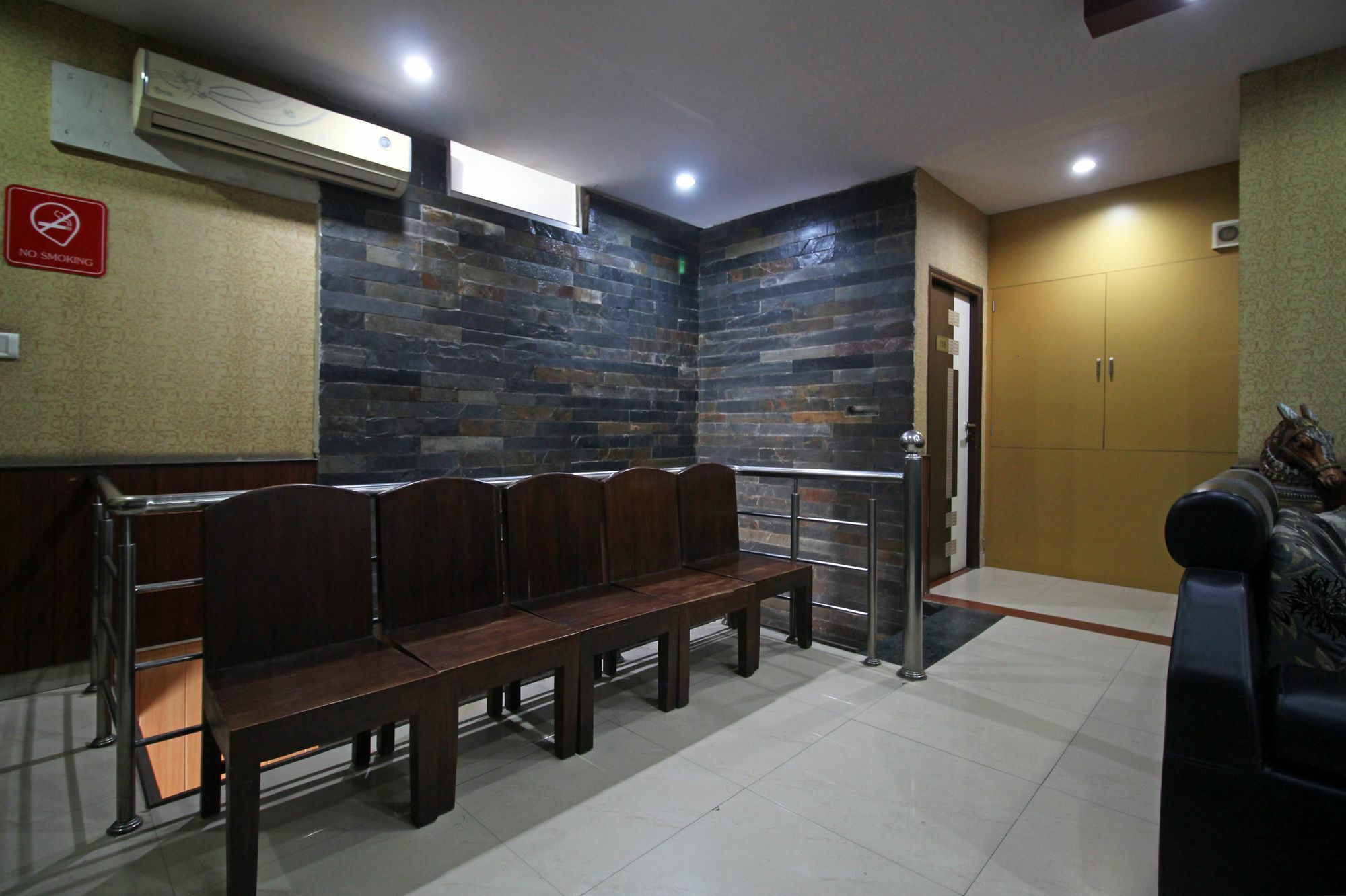 Hotel Oyo 2206 Rajawat Manor Jaipur