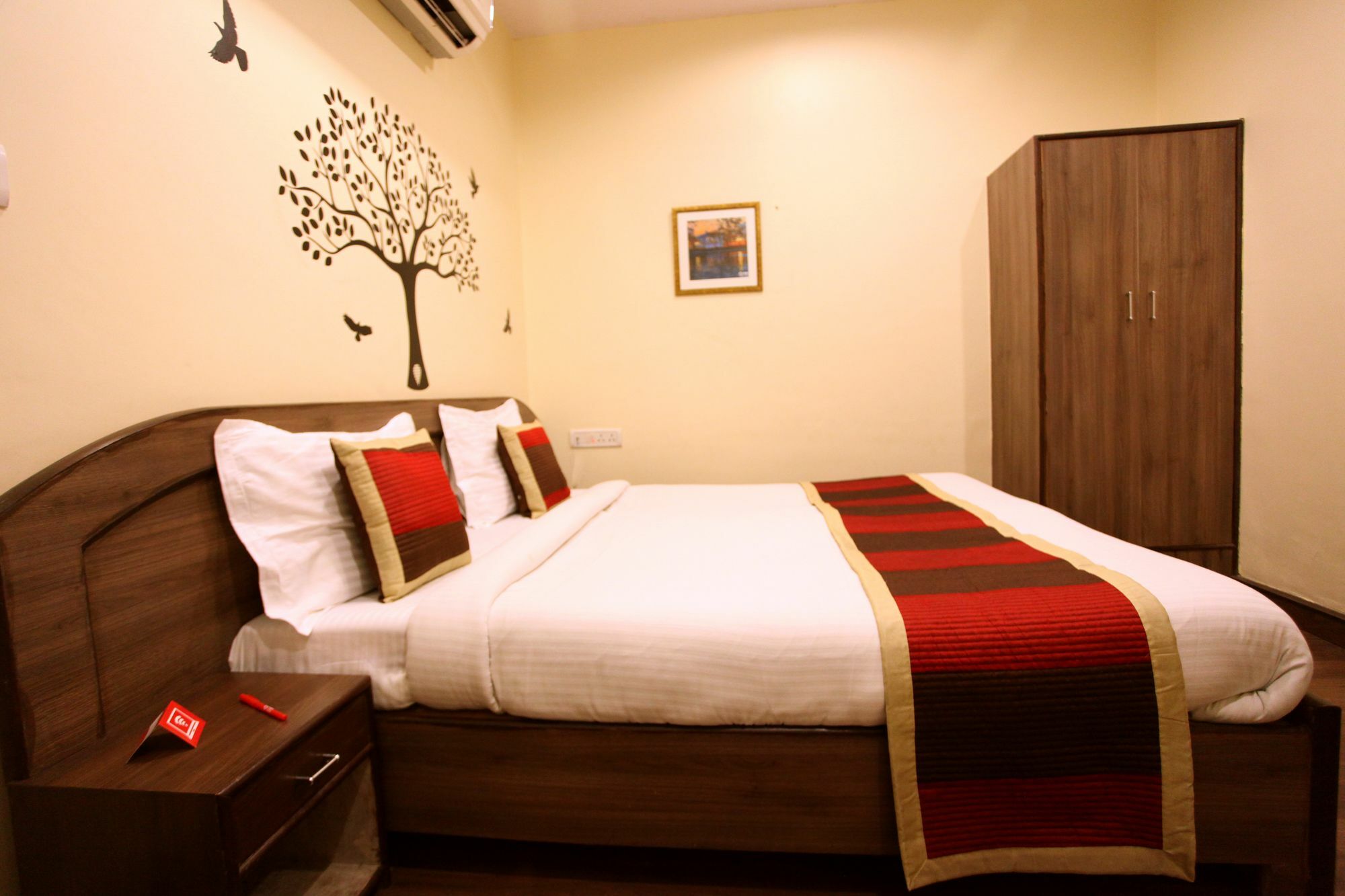 Hotel Oyo 2206 Rajawat Manor 3*