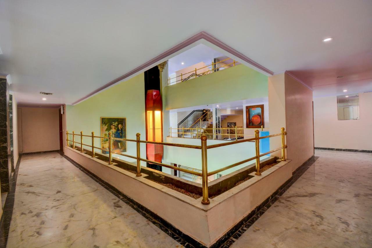 Oyo 18814 Maya International Hotel