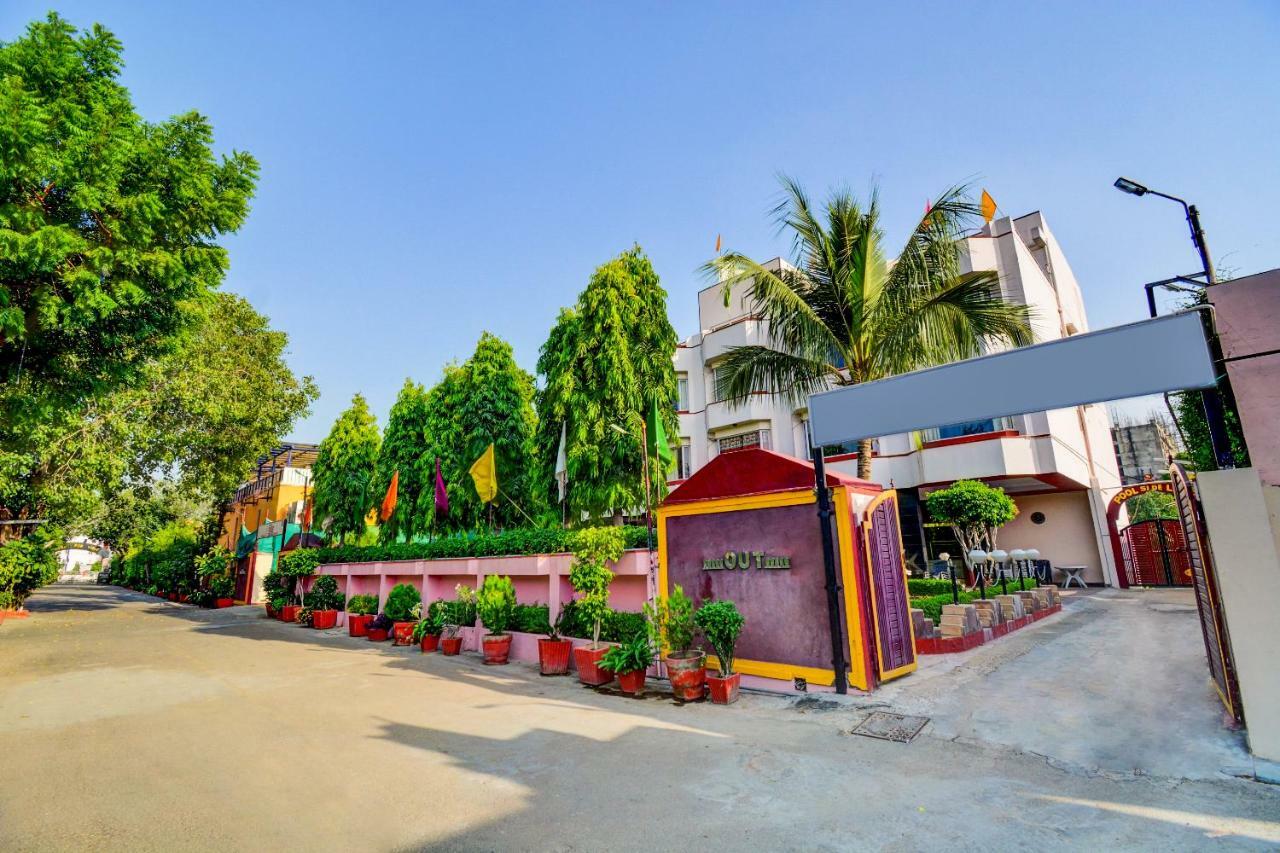 Hotel Oyo 18814 Maya International