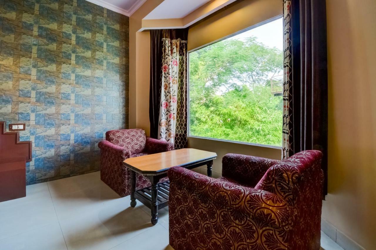 Oyo 18814 Maya International Jaipur