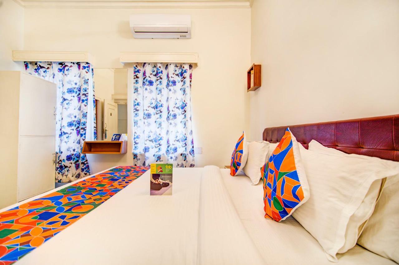 Pink Palace 3*